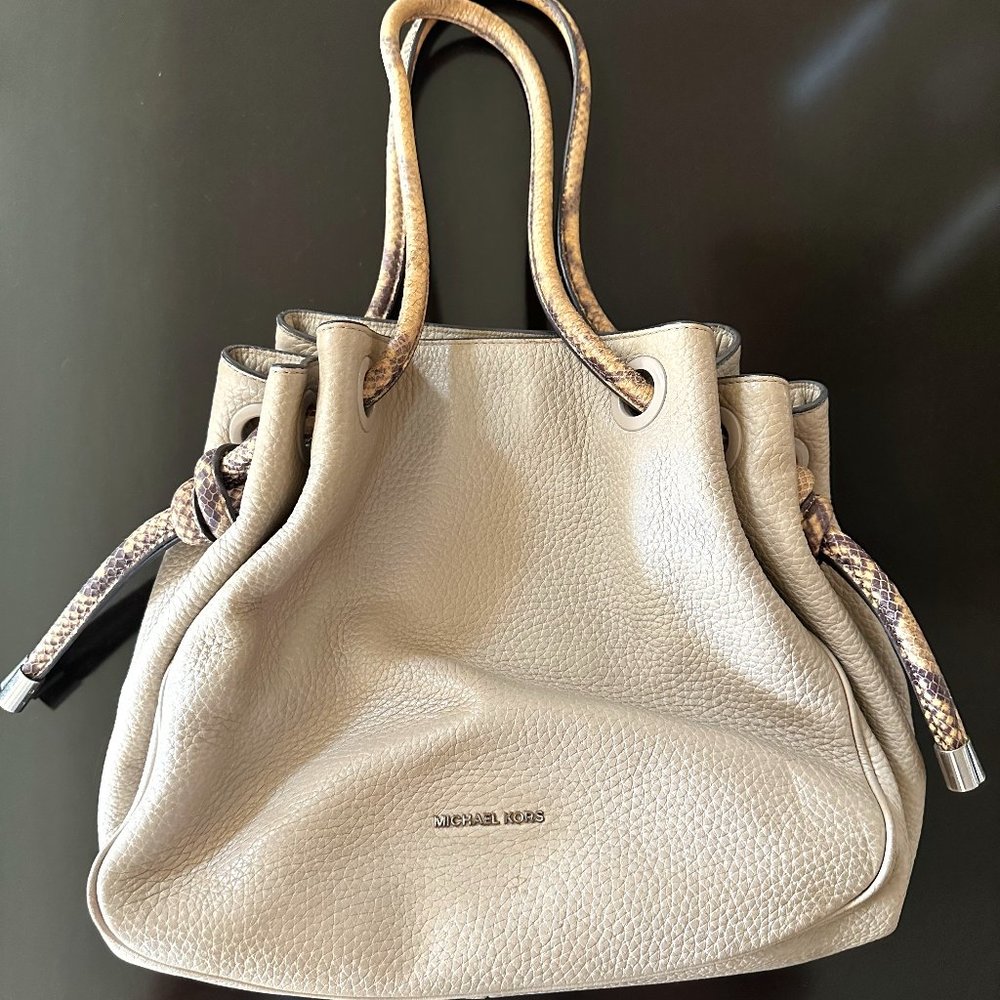 Michael Kors Hobo Bag